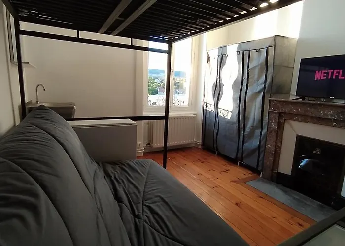 Bed and Breakfast La Batisse De *